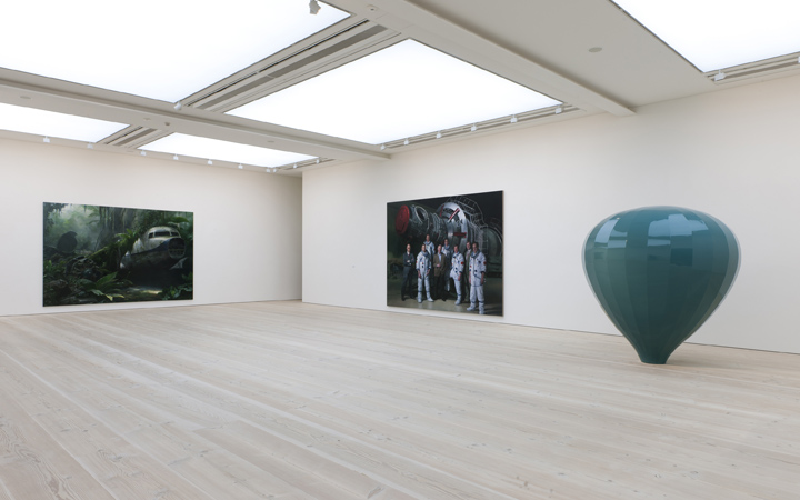 Saatchi Gallery . London